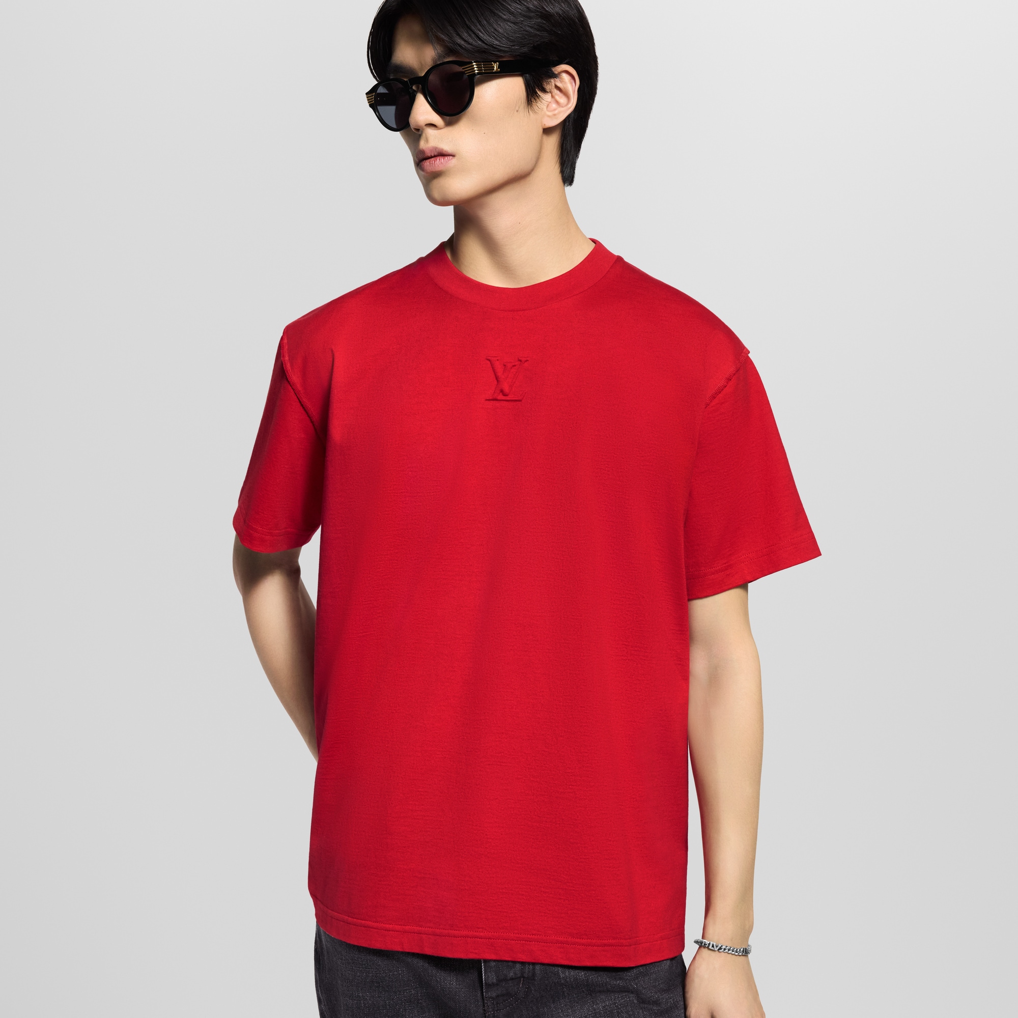Embossed LV T-Shirt - Ready-to-Wear | LOUIS VUITTON